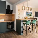 Apartment 88 - Rooftop Jacuzzi & Terrace