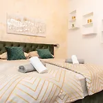 Apartment 88 - Rooftop Jacuzzi & Terrace