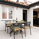 Apartment 88 - Rooftop Jacuzzi & Terrace