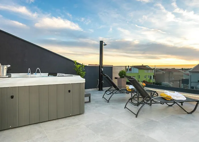 Apartment 88 - Rooftop Jacuzzi & Terrace