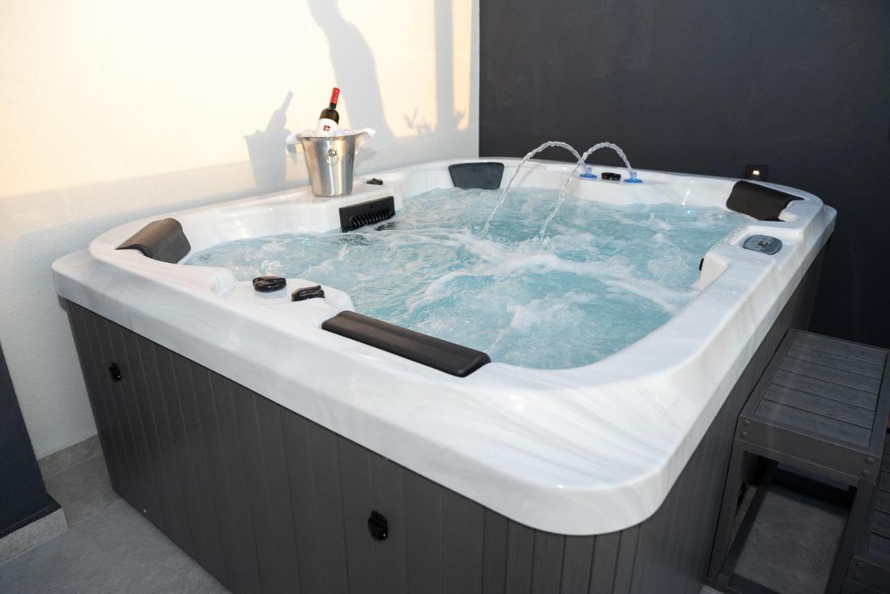 88 - Rooftop Jacuzzi & Terrace Apartmán Zadar